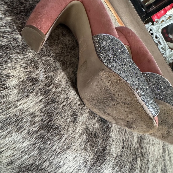 Outstanding pair of Miu Miu shoes. Size 38 1/2 - 4 1/2 inch heel. - Picture 3 of 9
